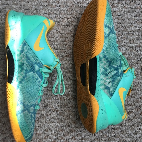 Kobe 8 green glow